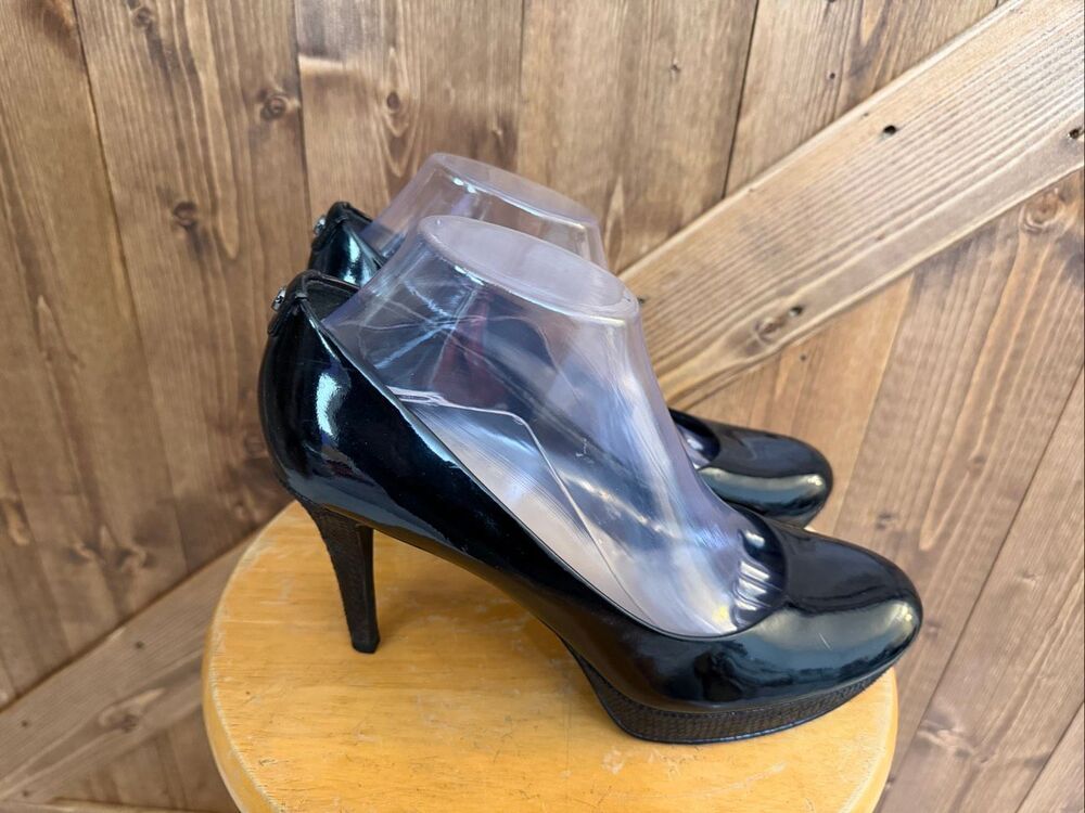 Tahari Women’s Black Patent Snakeskin-Accent Platform Pumps – Size 9